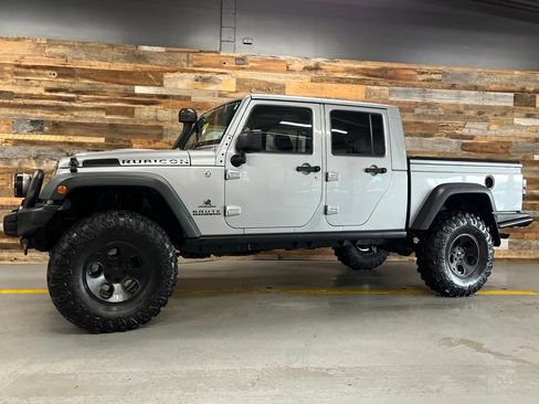 Used 2014 Jeep Wrangler Unlimited Rubicon w/ Connectivity Group AWD/4WD image 19