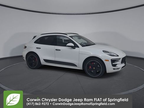 Used 2018 Porsche Macan GTS AWD/4WD image 2