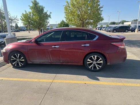 Used 2014 Nissan Altima 2.5 S w/ Sport Value Package FWD image 7