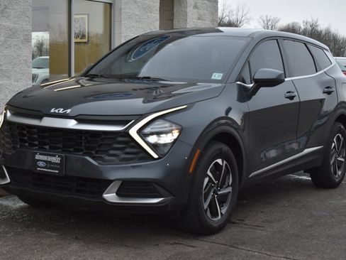 Used 2023 Kia Sportage LX image 9
