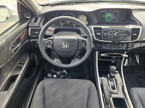 Used 2017 Honda Accord Hybrid Sedan image 23