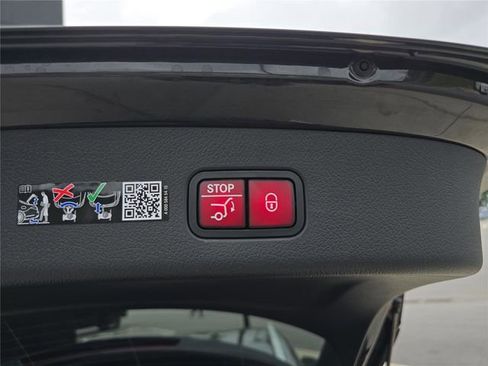 Used 2026 Mercedes-Benz GLC 300 4MATIC image 6
