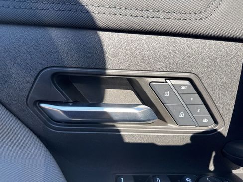 Used 2025 GMC Hummer EV 3X w/ LPO, Illumination Package image 11