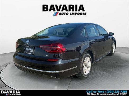 Used 2018 Volkswagen Passat 2.0T S FWD image 5