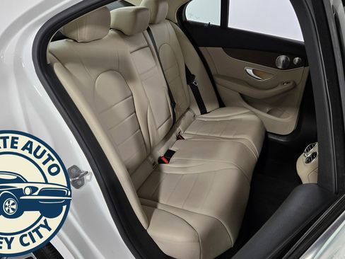 Used 2019 Mercedes-Benz C 300 4MATIC Sedan image 31