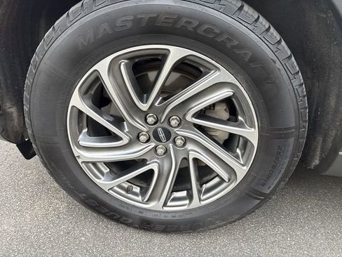 Used 2023 Lincoln Aviator AWD image 12