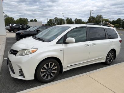 Used 2018 Toyota Sienna XLE