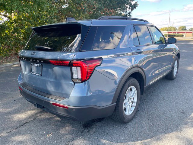 Used 2025 Ford Explorer Active RWD image 5