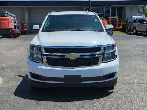 Used 2015 Chevrolet Suburban LT RWD image 9