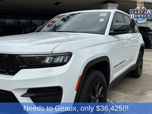 Used 2025 Jeep Grand Cherokee Altitude AWD/4WD image 7