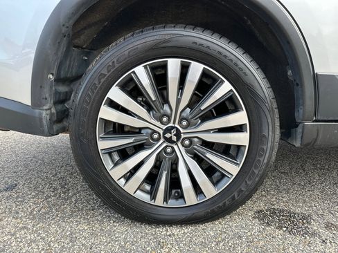 Used 2020 Mitsubishi Outlander SEL image 17