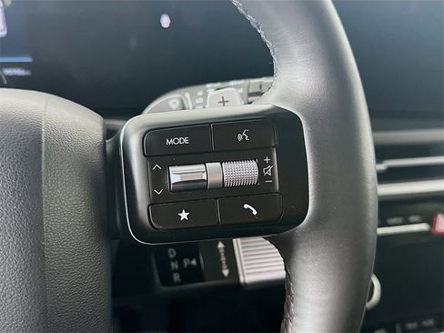 Used 2025 Hyundai Santa Fe SEL image 24