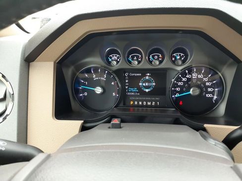 Used 2011 Ford F350 Lariat w/ Lariat Interior Pkg image 9