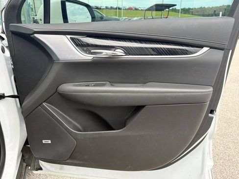 Used 2024 Cadillac XT6 Premium Luxury AWD/4WD image 48