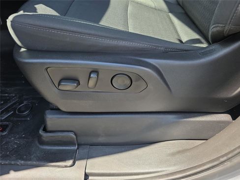 Used 2023 GMC Sierra 1500 Elevation image 12