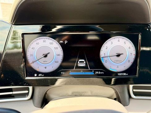 Used 2022 Hyundai Elantra SEL w/ Convenience + Premium Package FWD image 11