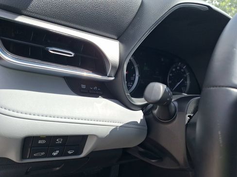 Used 2021 Toyota Highlander Platinum FWD image 18