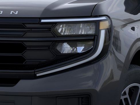 New 2025 Ford Expedition Active image 19
