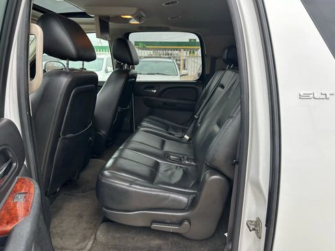 Used 2010 GMC Yukon XL SLT w/ SLT-2 Equipment Package image 7