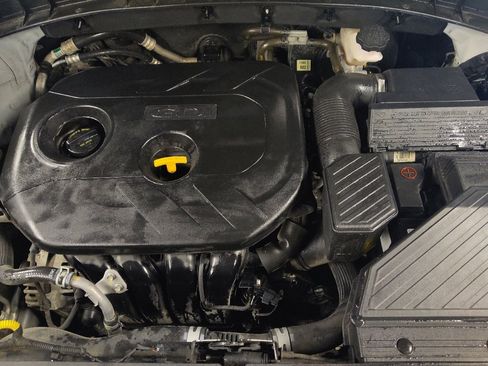 Used 2019 Hyundai Tucson SE image 30