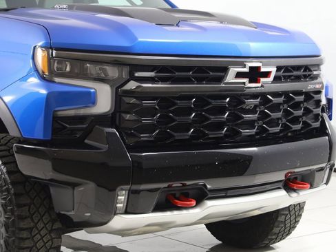 Used 2023 Chevrolet Silverado 1500 ZR2 w/ Technology Package image 39