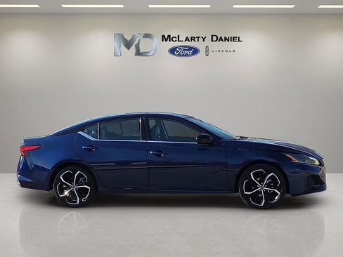 Used 2024 Nissan Altima 2.5 SR FWD image 6