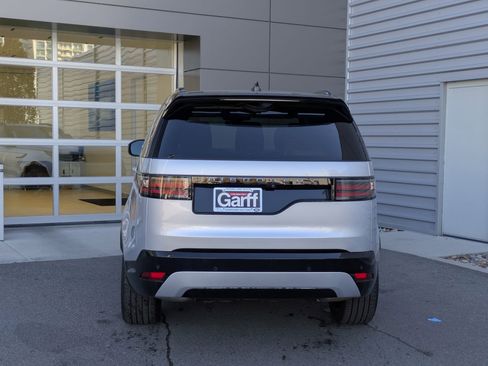 Used 2024 Land Rover Discovery Dynamic SE image 5