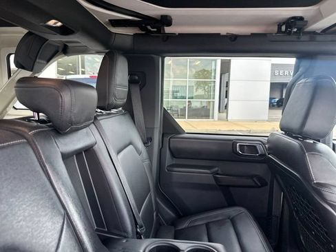 Used 2025 Ford Bronco Badlands AWD/4WD image 13