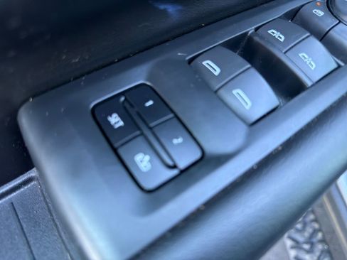 Used 2022 Chevrolet Tahoe Z71 w/ Z71 Off-Road Package image 35