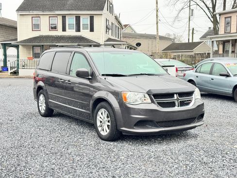 Used 2016 Dodge Grand Caravan SXT FWD image 3