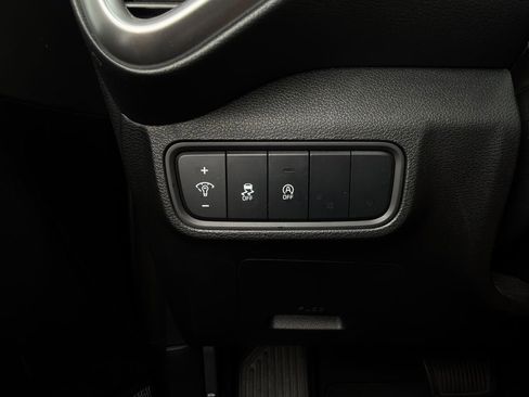 Used 2025 Kia Soul LX w/ LX Technology Package FWD image 20
