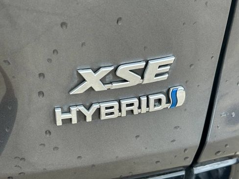 Used 2021 Toyota RAV4 XSE AWD/4WD image 14
