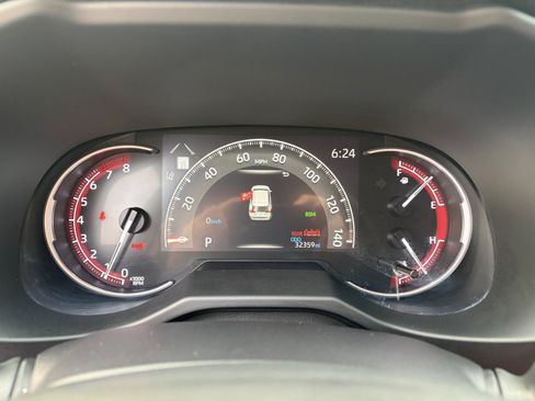 Used 2025 Toyota RAV4 XLE AWD/4WD image 13