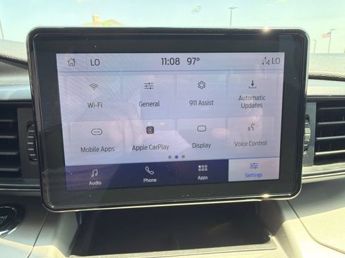 Used 2024 Ford Explorer XLT AWD/4WD image 37