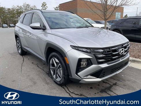 Certified 2025 Hyundai Tucson SEL image 1