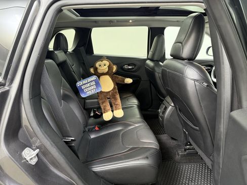 Used 2019 Jeep Cherokee Trailhawk image 26