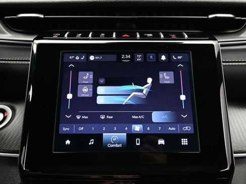 Used 2025 Jeep Grand Cherokee Altitude AWD/4WD image 32