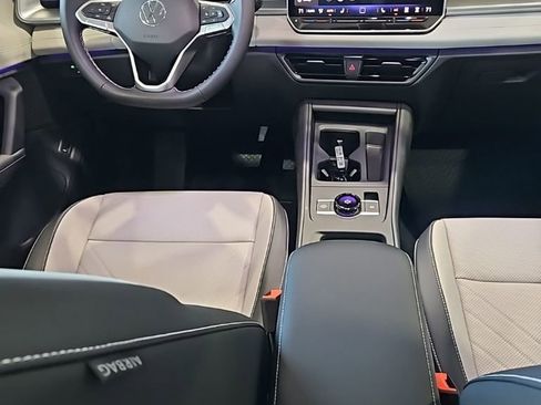 New 2026 Volkswagen Tiguan SE AWD/4WD image 25