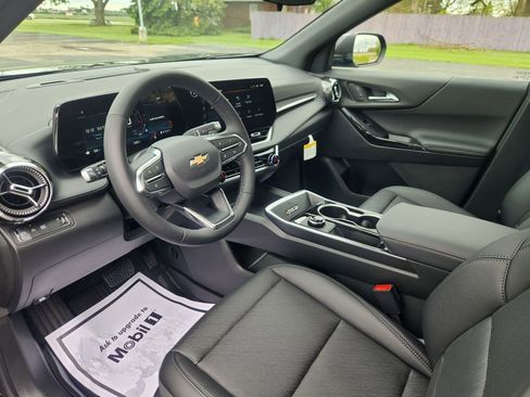 New 2026 Chevrolet Equinox LT w/ Convenience Package II FWD image 19