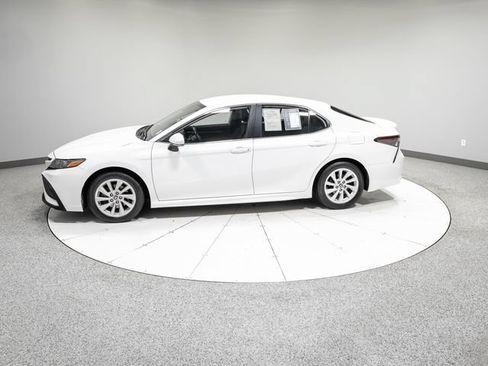 Used 2021 Toyota Camry SE AWD/4WD image 31