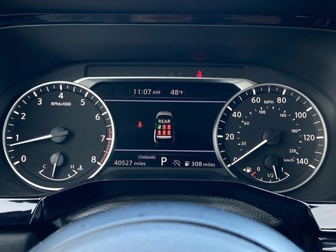 Used 2024 Nissan Pathfinder SV image 16