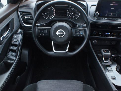Used 2023 Nissan Rogue SV FWD image 5