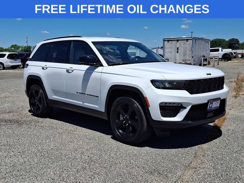 Used 2023 Jeep Grand Cherokee Limited w/ Black Appearance Package AWD/4WD image 1