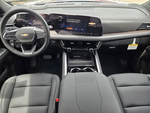 New 2026 Chevrolet Suburban LT w/ Comfort Package AWD/4WD image 9
