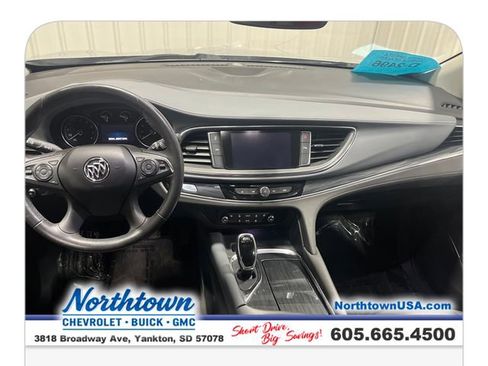 Used 2018 Buick Enclave Essence AWD/4WD image 13