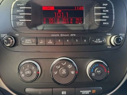 Used 2015 Kia Soul image 39