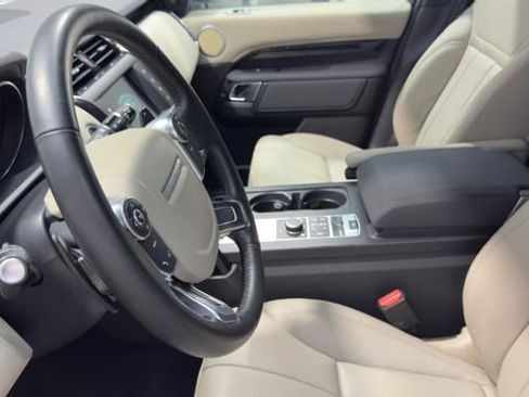 Used 2017 Land Rover Discovery SE AWD/4WD image 22