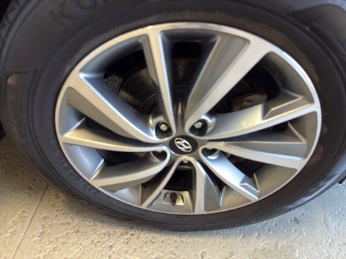Used 2019 Hyundai Santa Fe Limited AWD/4WD image 35