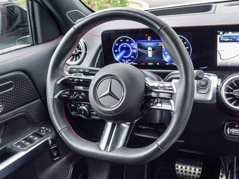 Used 2024 Mercedes-Benz EQB 350 4MATIC SUV image 15