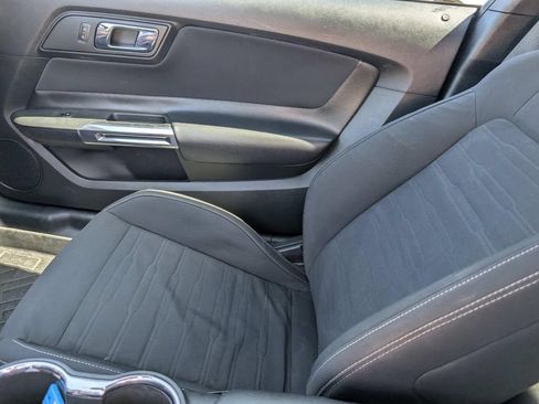 Used 2017 Ford Mustang GT RWD image 22